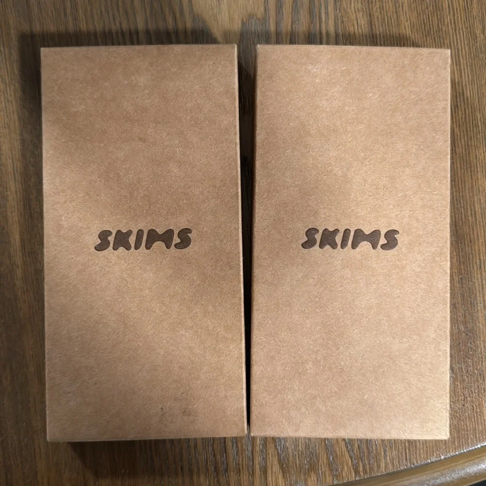 2 Pairs SKIMS Everyday Crew Socks- Sienna- Medium
